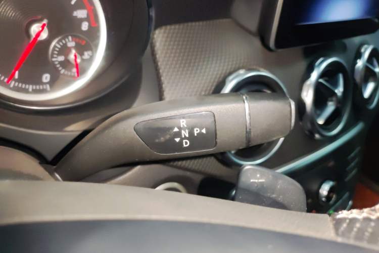 Used Mercedes-Benz GLA 2018 GLA 200 Sport Edition Gear Lever