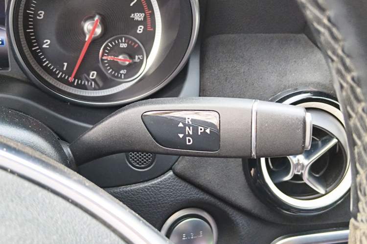 Used Mercedes-Benz GLA 2018 GLA 200 Polar Limited Edition Gear Lever