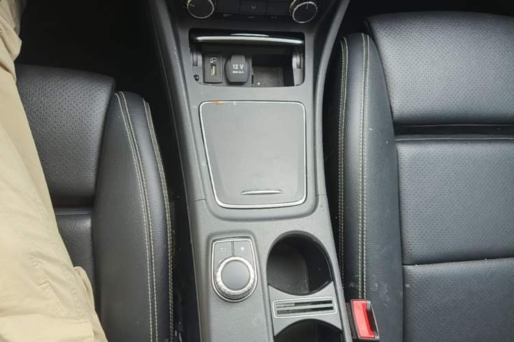 Used Mercedes-Benz GLA 2018 GLA 200 Sport Edition Gear Lever