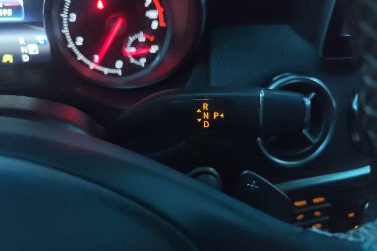 Used Mercedes-Benz GLA 2018 GLA 200 Sport Edition Gear Lever