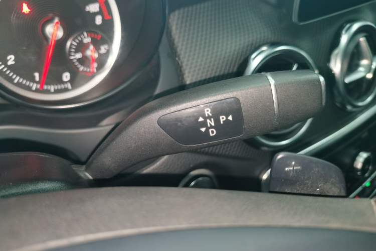 Used Mercedes-Benz GLA 2018 GLA 200 Sport Edition Gear Lever