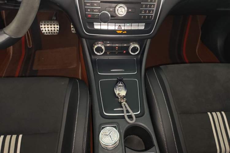 Used Mercedes-Benz GLA 2018 GLA 200 Polar Limited Edition Gear Lever