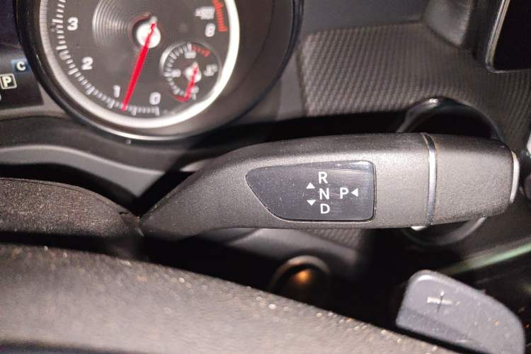 Used Mercedes-Benz GLA 2018 GLA 200 Fashion Model Gear Lever