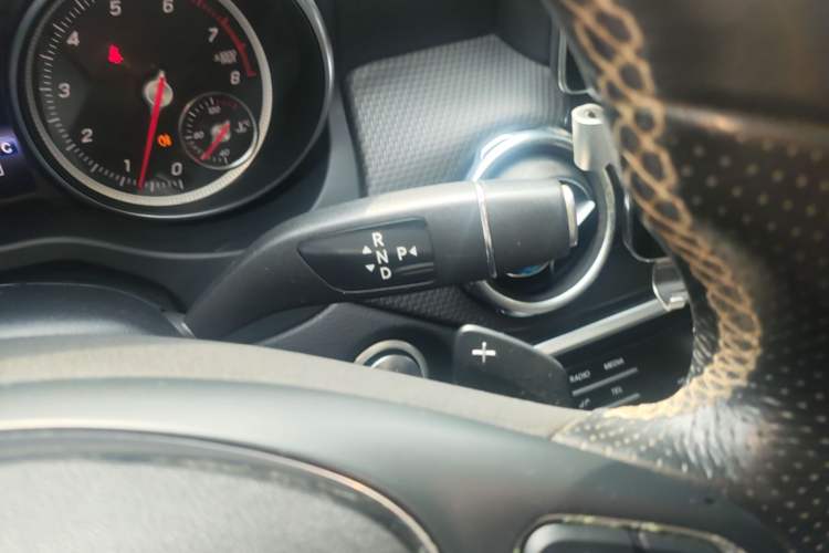 Used Mercedes-Benz GLA 2018 GLA 200 Fashion Model Gear Lever