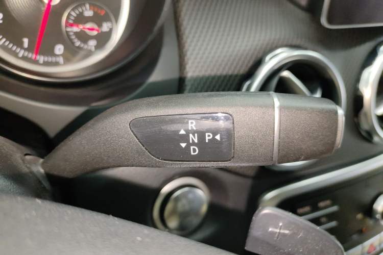 Used Mercedes-Benz GLA 2018 GLA 200 Sport Edition Gear Lever