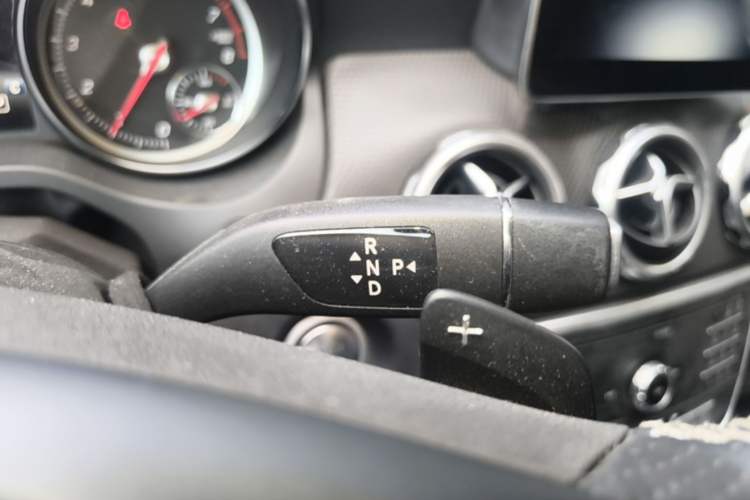 Used Mercedes-Benz GLA 2018 GLA 200 Fashion Model Gear Lever