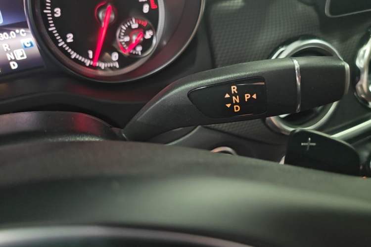 Used Mercedes-Benz GLA 2018 GLA 200 Sport Edition Gear Lever