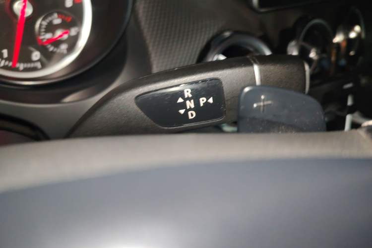 Used Mercedes-Benz GLA 2018 GLA 200 Fashion Model Gear Lever