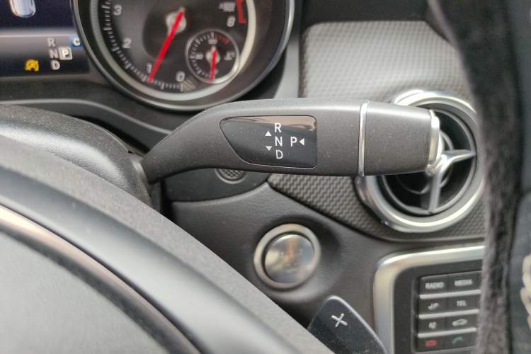 Used Mercedes-Benz GLA 2018 GLA 200 Sport Edition Gear Lever
