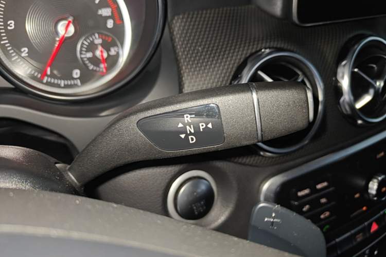 Used Mercedes-Benz GLA 2018 GLA 200 Sport Edition Gear Lever