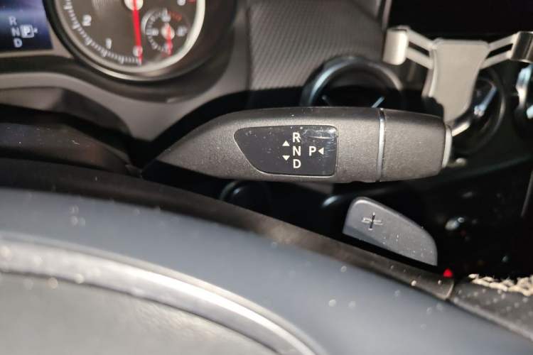 Used Mercedes-Benz GLA 2018 GLA 200 Fashion Model Gear Lever