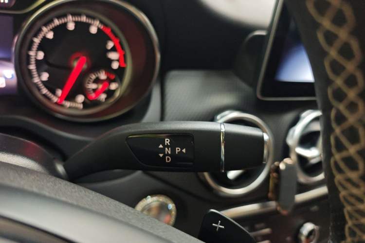 Used Mercedes-Benz GLA 2018 GLA 200 Sport Edition Gear Lever