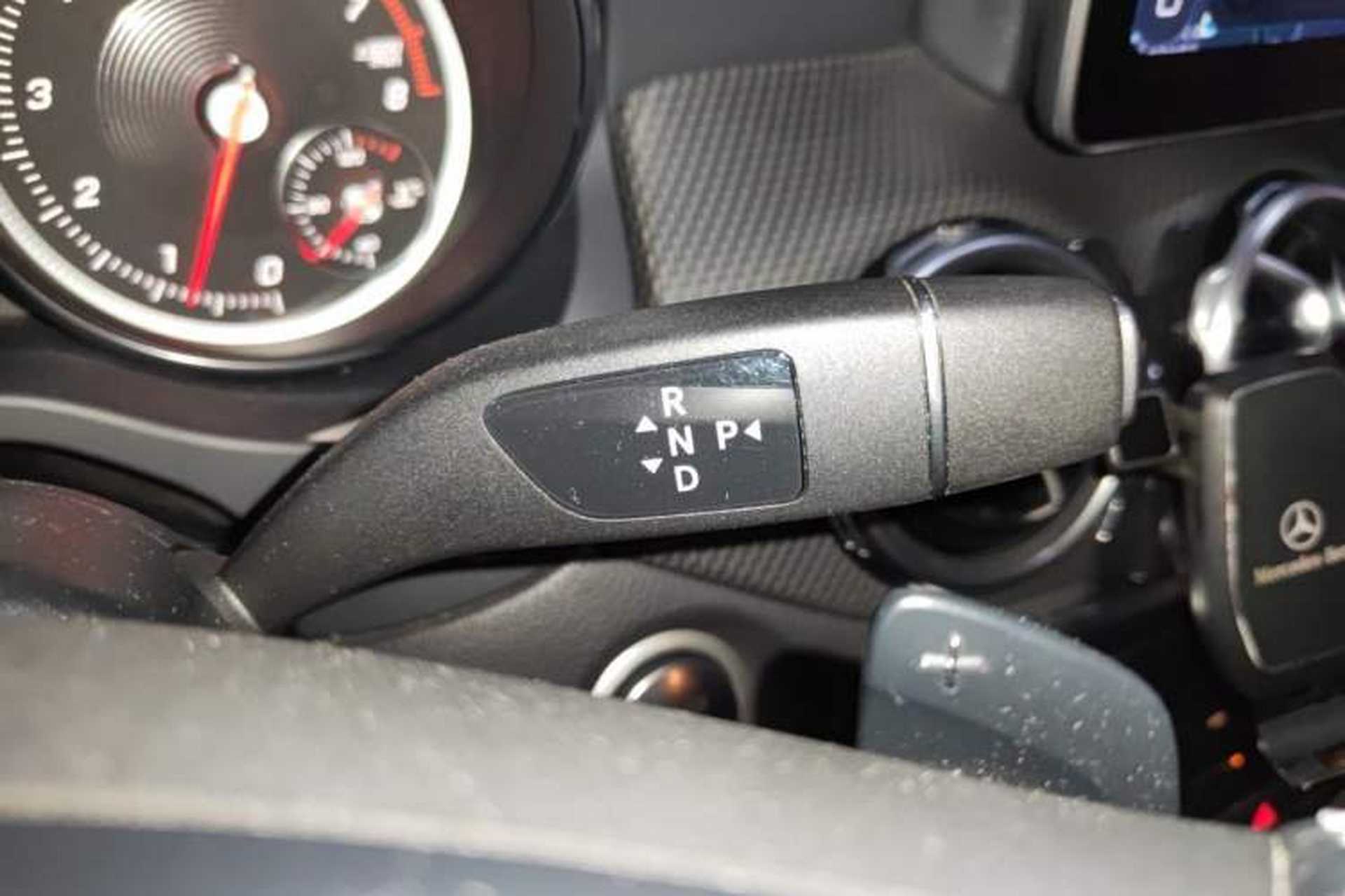 Used Mercedes-Benz GLA 2018 GLA 200 Fashion Model Gear Lever
