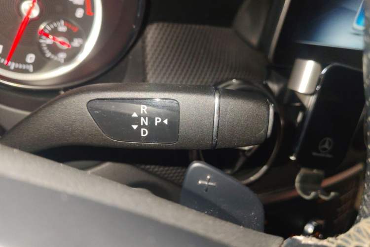 Used Mercedes-Benz GLA 2018 GLA 200 Fashion Model Gear Lever