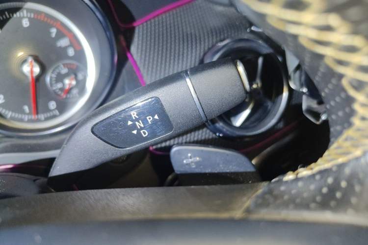 Used Mercedes-Benz GLA 2018 GLA 200 Fashion Model Gear Lever