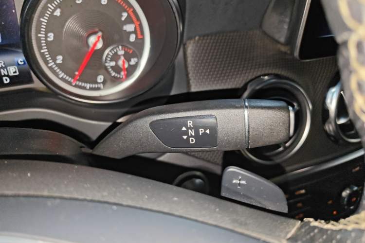 Used Mercedes-Benz GLA 2018 GLA 200 Fashion Model Gear Lever