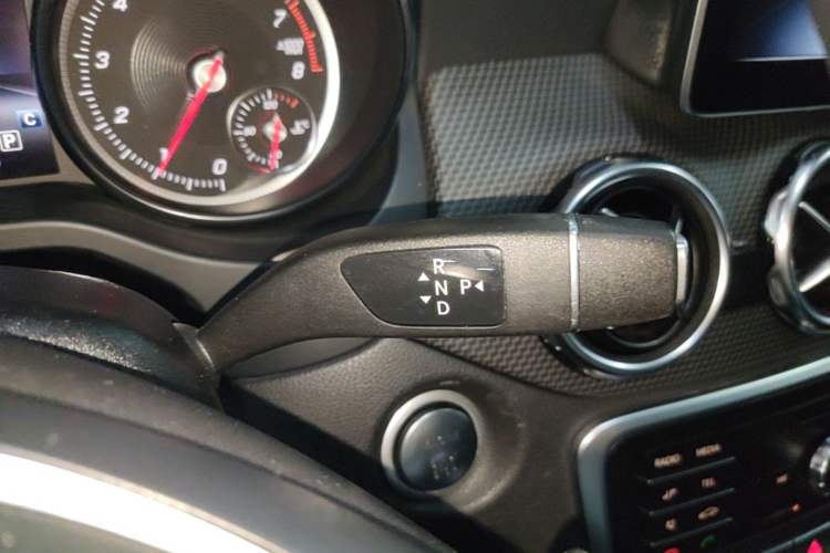 Used Mercedes-Benz GLA 2018 GLA 200 Fashion Model Gear Lever