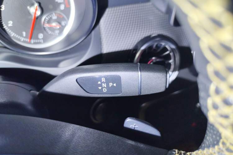 Used Mercedes-Benz GLA 2018 GLA 200 Fashion Model Gear Lever