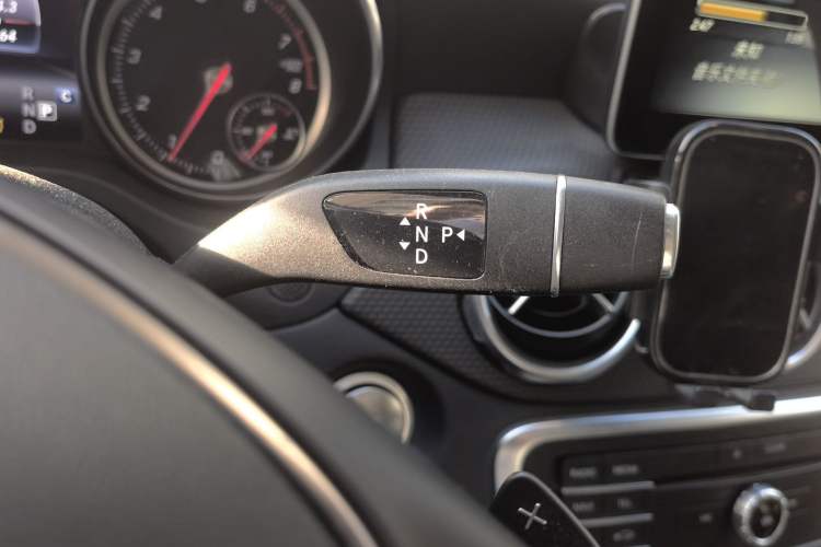 Used Mercedes-Benz GLA 2018 GLA 220 4MATIC Sport Edition Gear Lever
