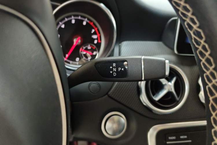 Used Mercedes-Benz GLA 2018 GLA 200 Sport Edition Gear Lever