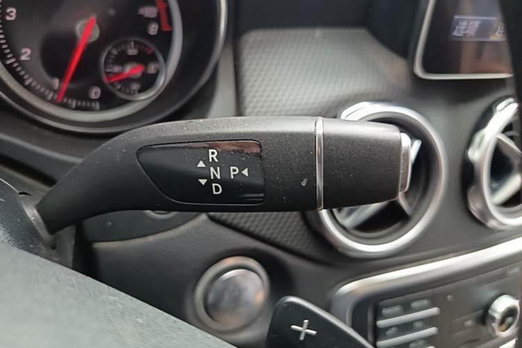 Used Mercedes-Benz GLA 2018 GLA 220 4MATIC Sport Edition Gear Lever