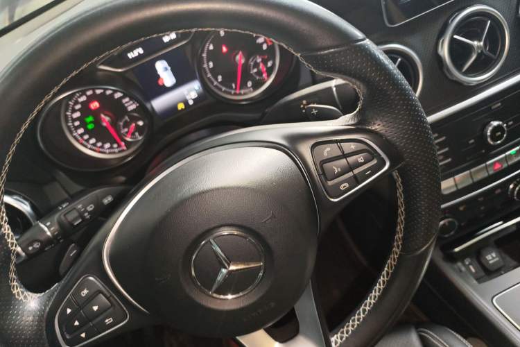 Used Mercedes-Benz GLA 2018 GLA 200 Sport Edition Gear Lever