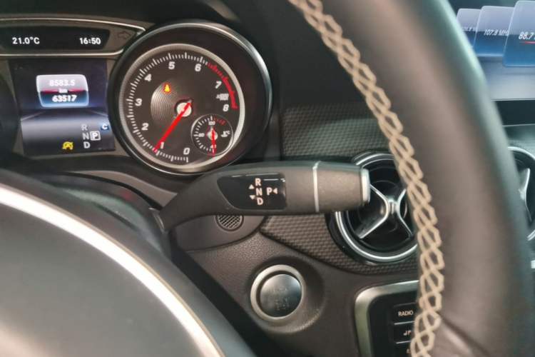 Used Mercedes-Benz GLA 2018 GLA 200 Fashion Model Gear Lever