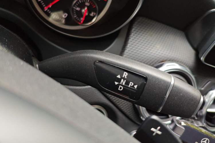 Used Mercedes-Benz GLA 2018 GLA 200 Fashion Model Gear Lever