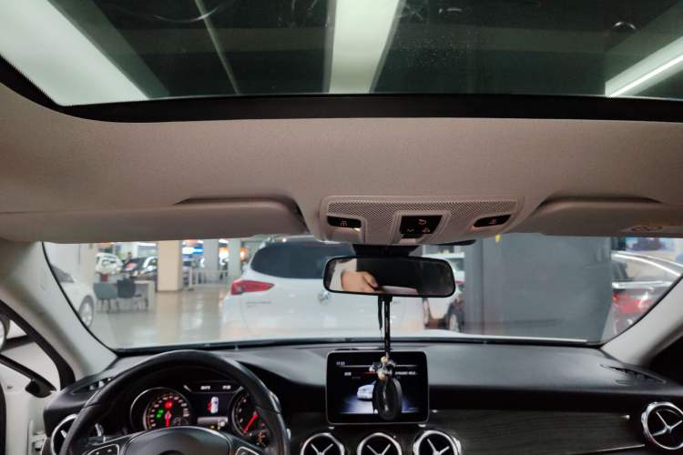 Used Mercedes-Benz GLA 2018 GLA 200 Sport Edition Headliner