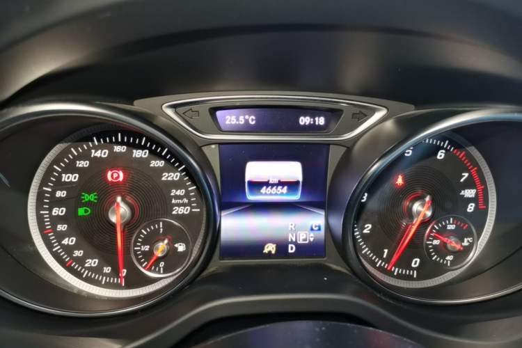 Used Mercedes-Benz GLA 2018 GLA 200 Sport Edition Instrument Cluster