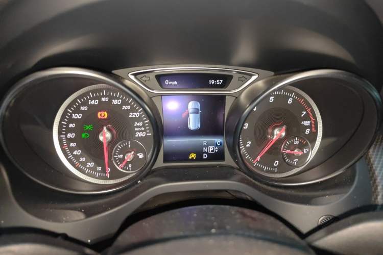 Used Mercedes-Benz GLA 2018 GLA 200 Fashion Model Instrument Cluster