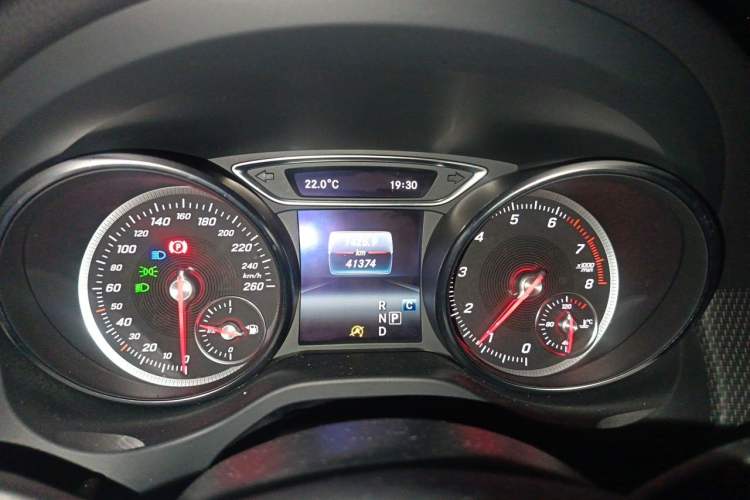 Used Mercedes-Benz GLA 2018 GLA 200 Sport Edition Instrument Cluster