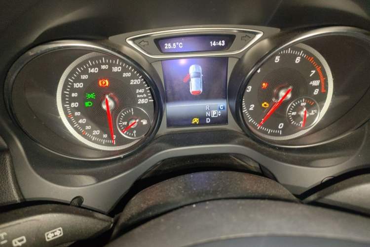 Used Mercedes-Benz GLA 2018 GLA 200 Fashion Model Instrument Cluster