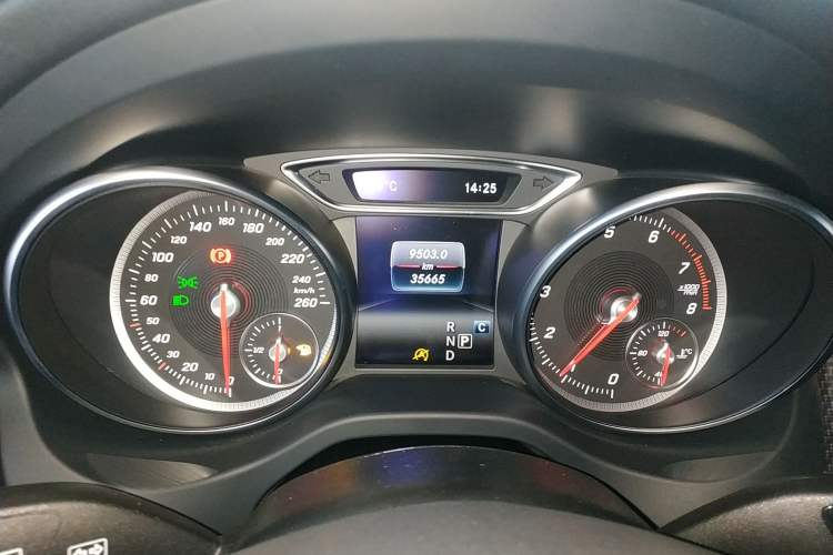 Used Mercedes-Benz GLA 2018 GLA 200 Sport Edition Instrument Cluster