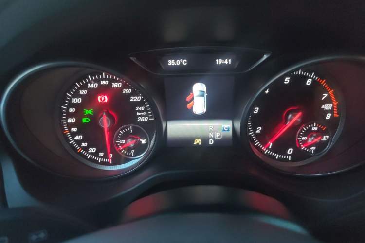 Used Mercedes-Benz GLA 2018 GLA 200 Sport Edition Instrument Cluster