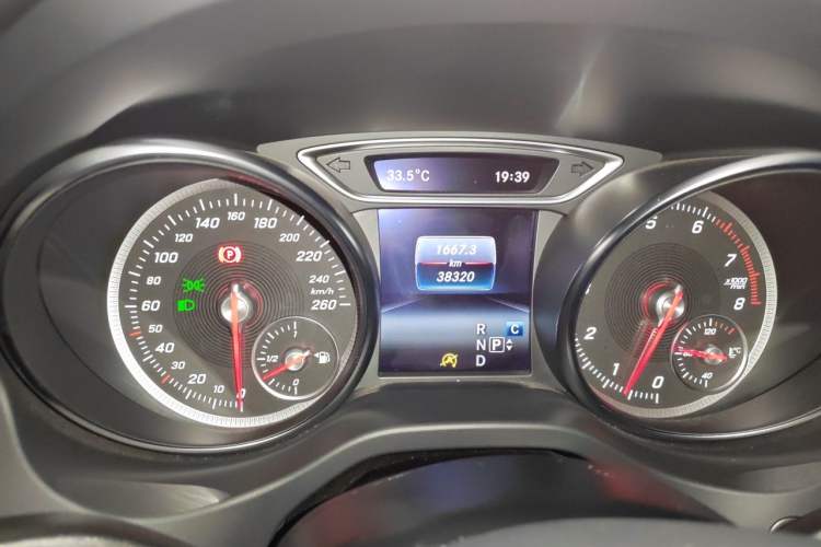 Used Mercedes-Benz GLA 2018 GLA 200 Sport Edition Instrument Cluster