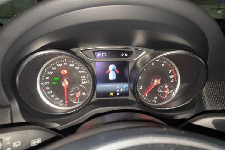 Used Mercedes-Benz GLA 2018 GLA 200 Fashion Model Instrument Cluster