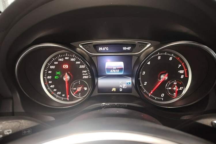 Used Mercedes-Benz GLA 2018 GLA 200 Fashion Model Instrument Cluster