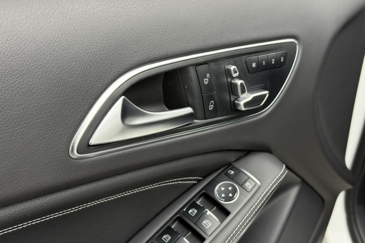 Used Mercedes-Benz GLA 2018 GLA 200 Sport Edition Interior 1