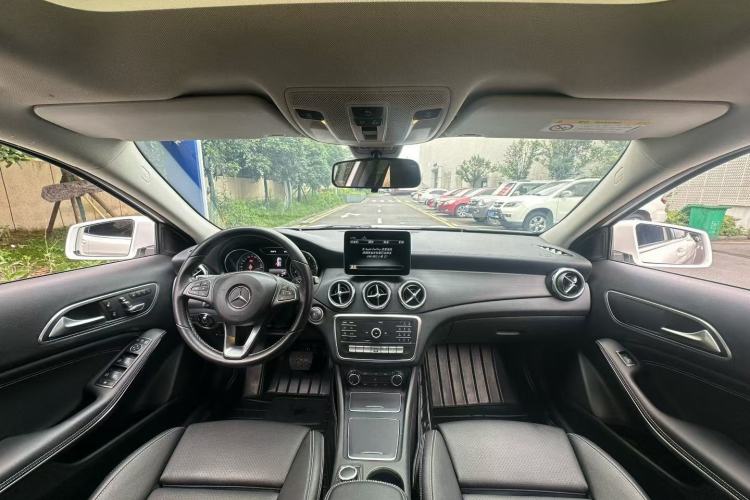 Used Mercedes-Benz GLA 2018 GLA 200 Fashion Model Interior 1