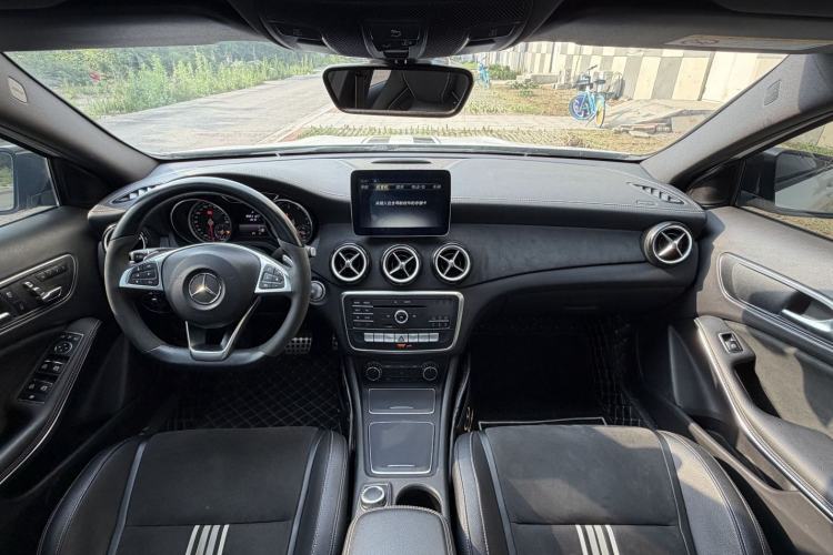 Used Mercedes-Benz GLA 2018 GLA 200 Polar Limited Edition Interior 1