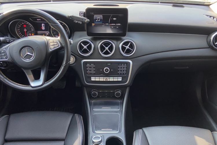 Used Mercedes-Benz GLA 2018 GLA 200 Sport Edition Interior 1