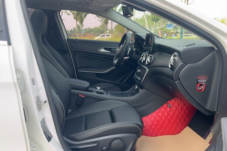 Used Mercedes-Benz GLA 2018 GLA 200 Sport Edition Interior 1