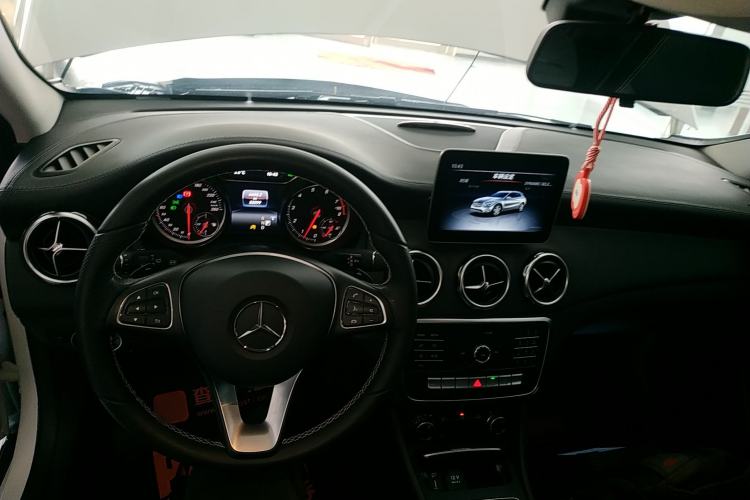 Used Mercedes-Benz GLA 2018 GLA 200 Fashion Model Interior 2