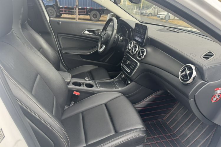 Used Mercedes-Benz GLA 2018 GLA 200 Fashion Model Interior 2