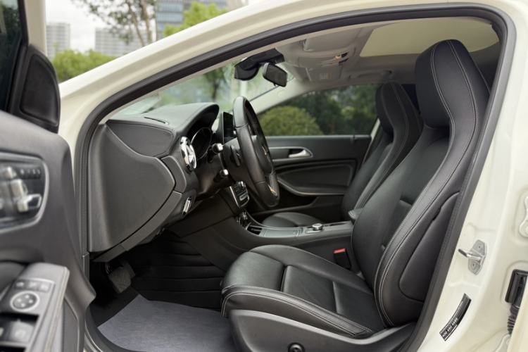 Used Mercedes-Benz GLA 2018 GLA 200 Fashion Model Interior 2