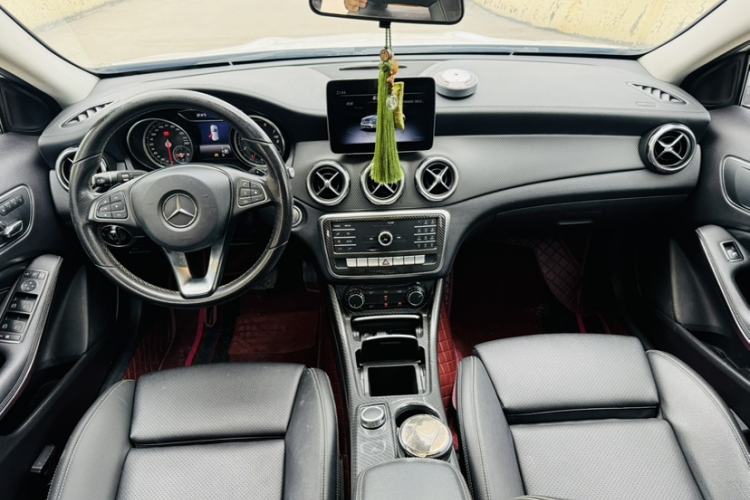 Used Mercedes-Benz GLA 2018 GLA 200 Fashion Model Interior 2