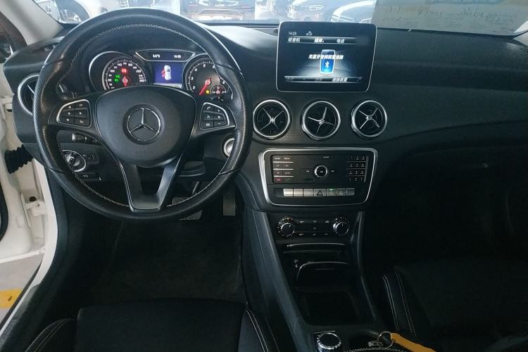Used Mercedes-Benz GLA 2018 GLA 200 Sport Edition Interior 2