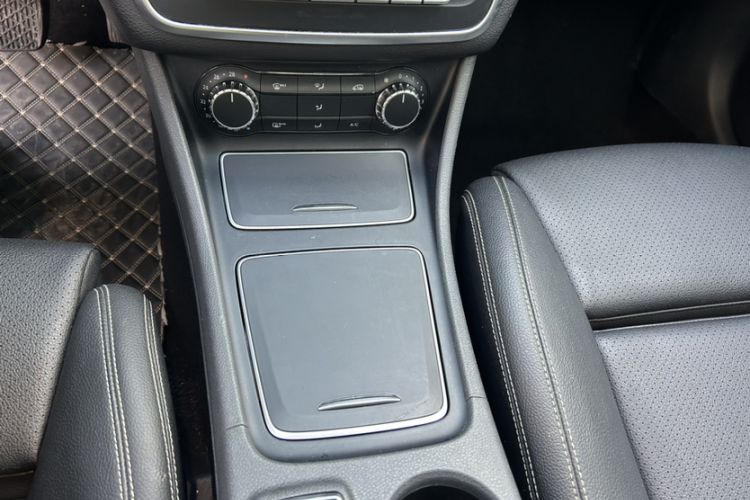 Used Mercedes-Benz GLA 2018 GLA 200 Fashion Model Interior 2