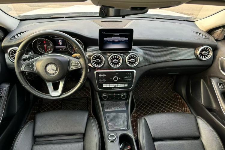 Used Mercedes-Benz GLA 2018 GLA 200 Fashion Model Interior 2